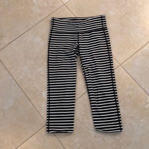 Athleta yoga 3/4 Tights